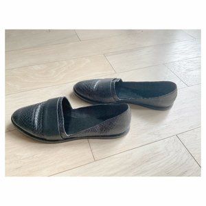 Vince Snakeskin Black Leather Flats Sz 7.5 M / Mason D’Orsay flat, snake print